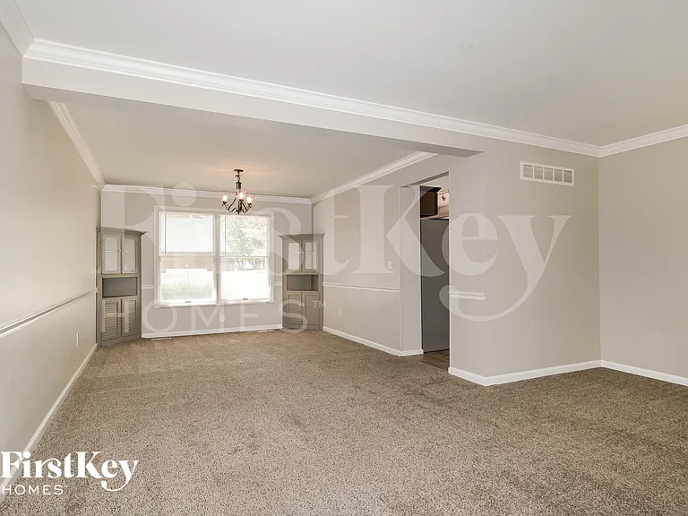 721 Cedar Glen Dr — Photo 3