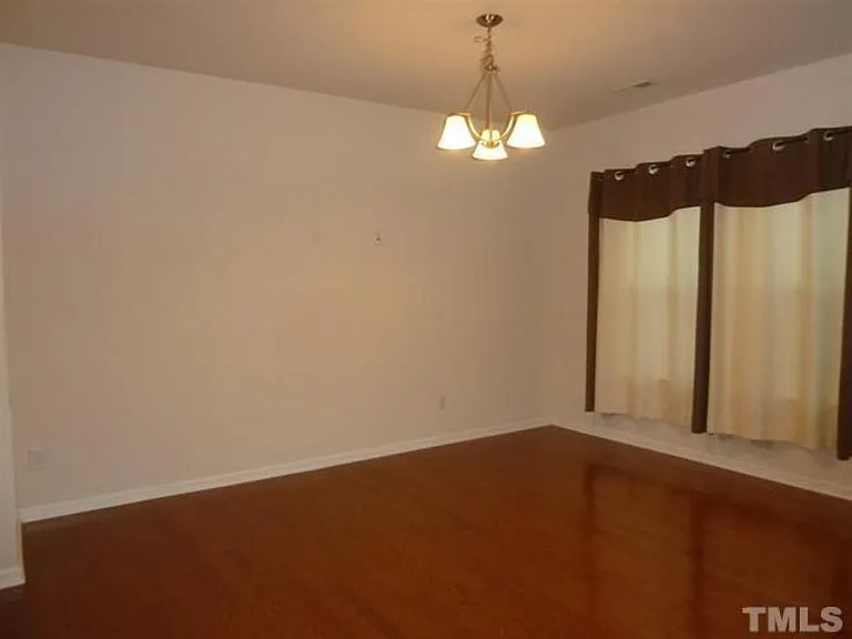 2425 Historic Cir — Photo 3