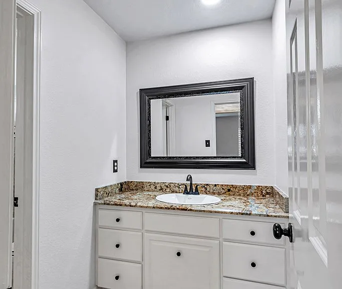 5504 Kingston Dr — Photo 32