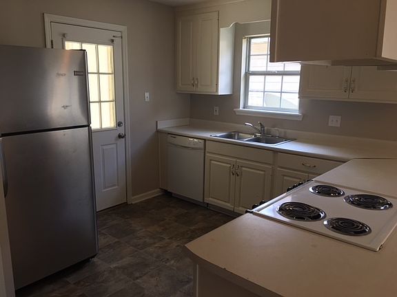 3rd image of 3009 Asbury Cir
