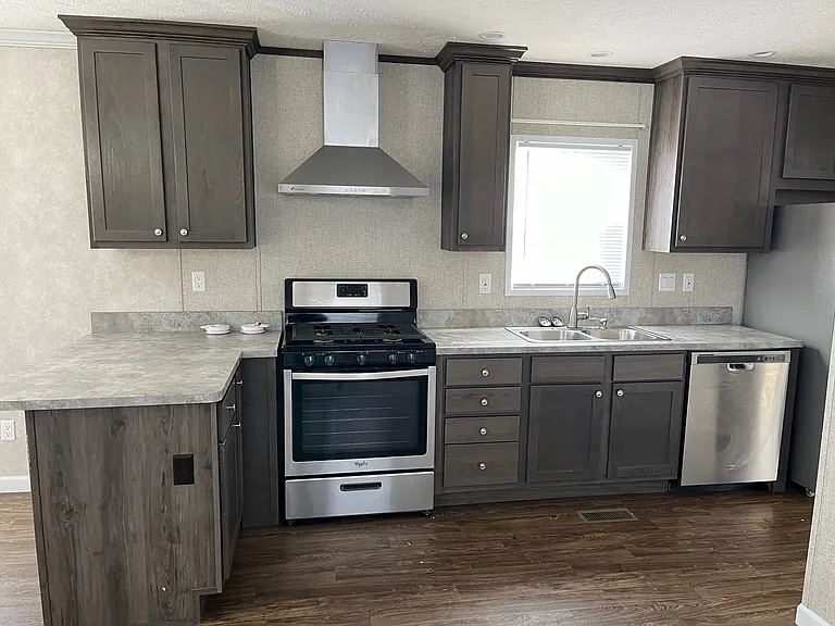 Valley Estates — Photo 14