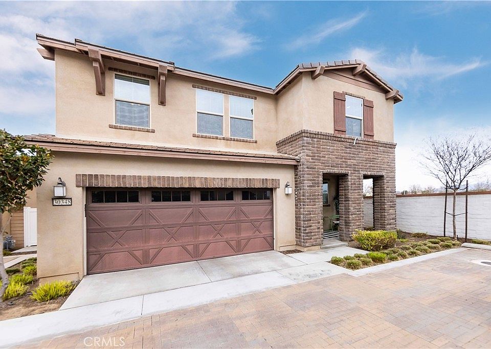 1st image of 30348 Village Knoll Dr
