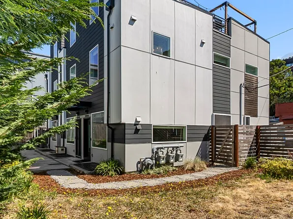 5244 Brooklyn Avenue NE #A, Seattle, WA 98105