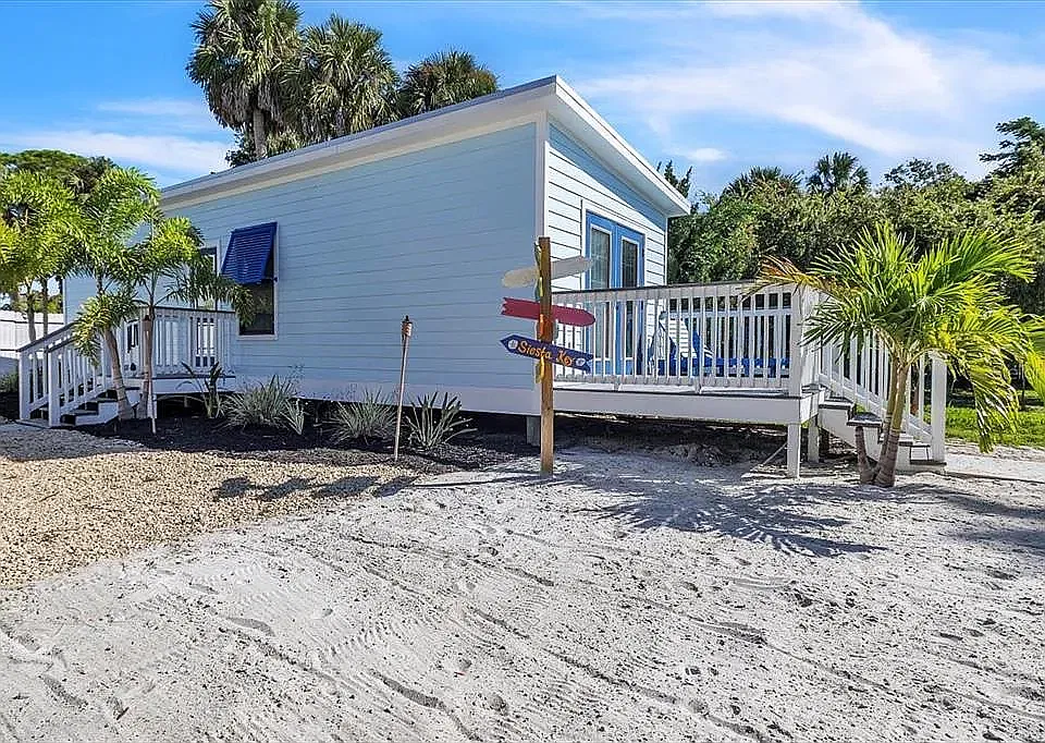 9470 Colony Dr — Photo 3