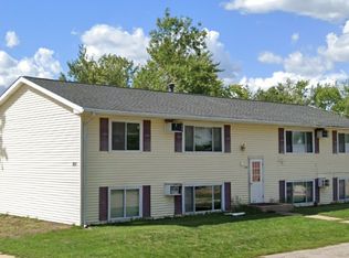 300 Pirie Dr #1, Hiawatha, IA 52233