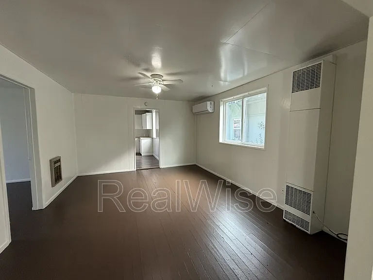328 SE Lane Ave — Photo 4