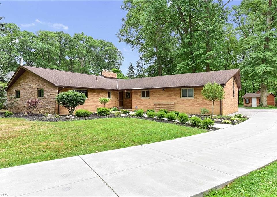 1st image of 25905 Hilliard Blvd