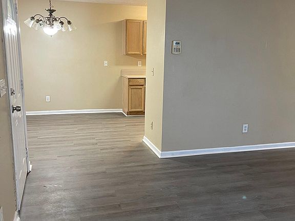 5th image of 2555 McElroy St