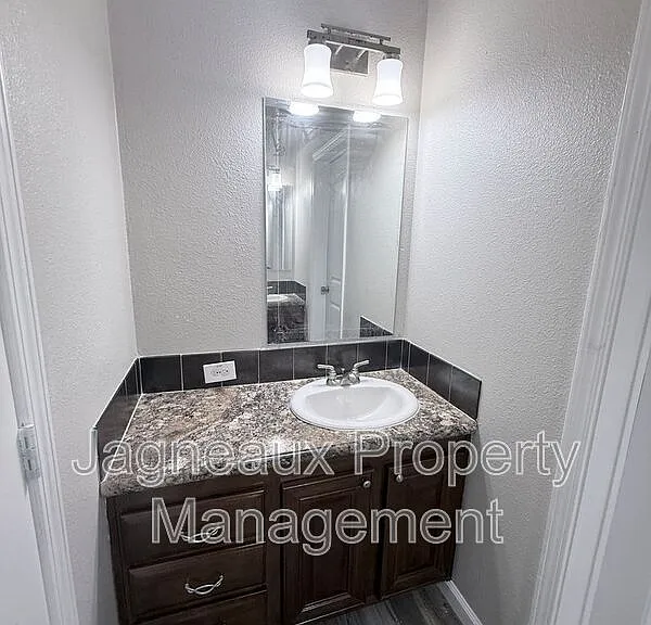 816 Shady Ln — Photo 20