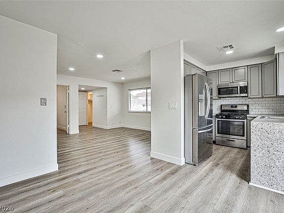 2nd image of 6216 Meadowhaven Ln