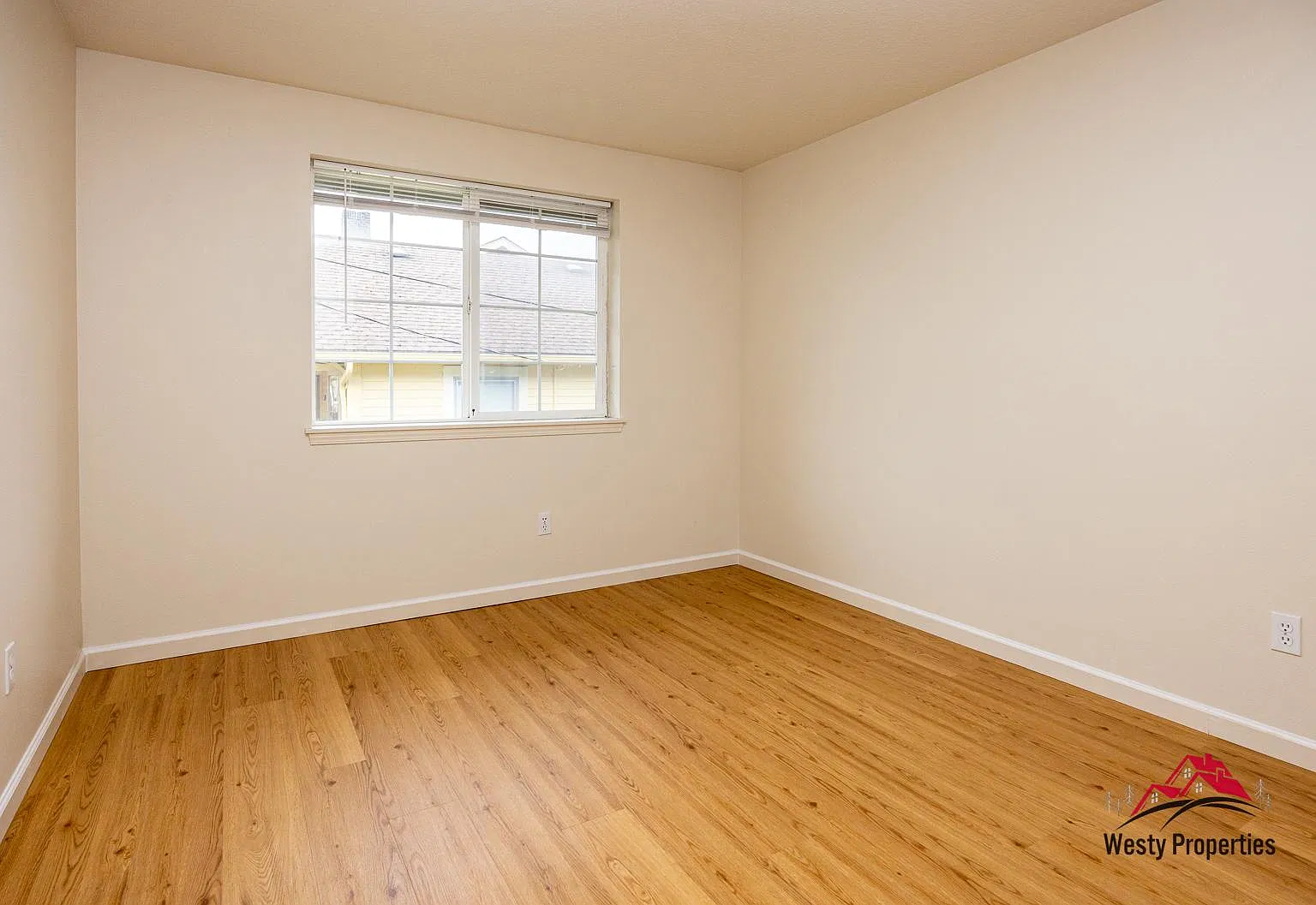 1227 SE Boise St - Unit 3 — Photo 4
