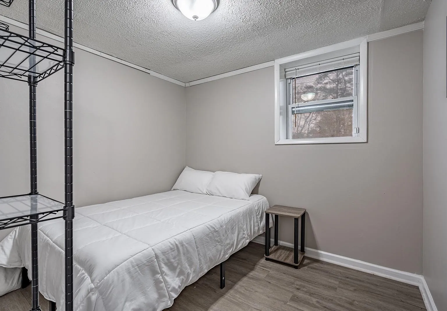 4 bed, 3.0 bath, 1850 sqft, $633 — Photo 1
