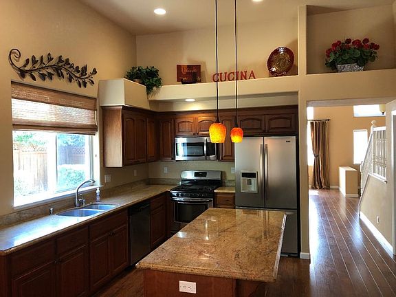 4th image of 220 Bantry Dr