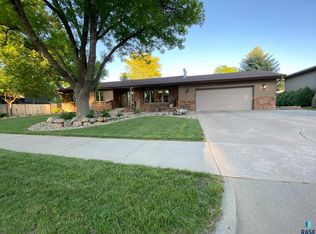4604 S Woodwind Ln, Sioux Falls, SD 57103