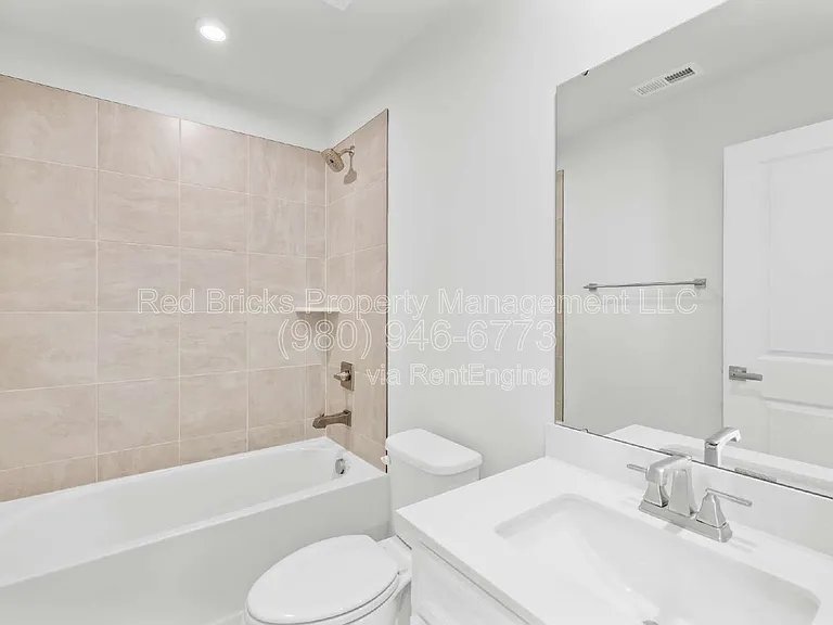 2833 Statesville Ave — Photo 6