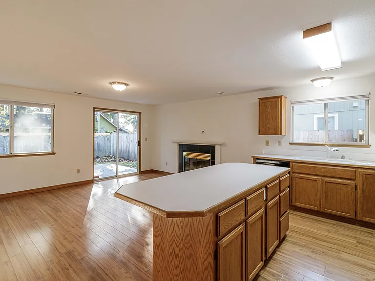 15213 NE 44th St — Photo 10