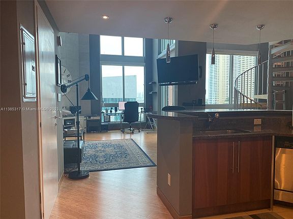 3rd image of 300 S Biscayne Blvd #L-620