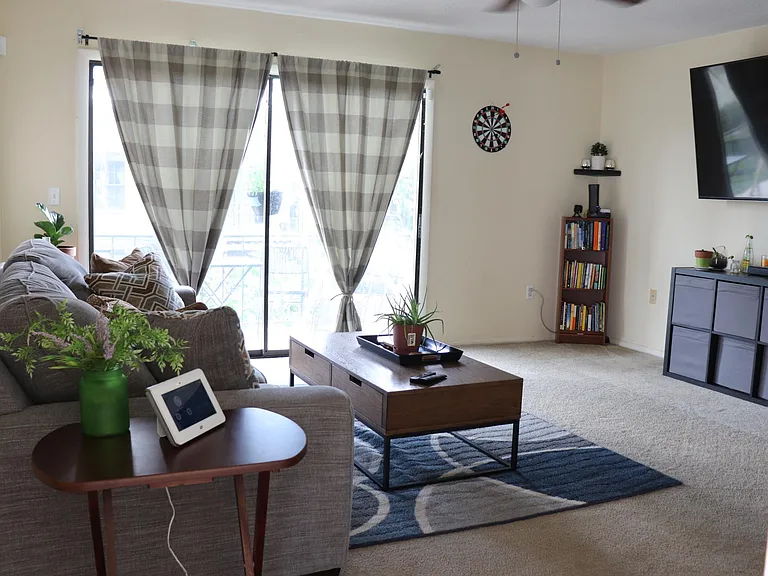 6022 Village Cir #6022 — Photo 1