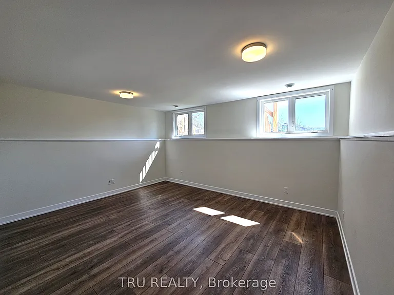 146 Wallace St — Photo 36