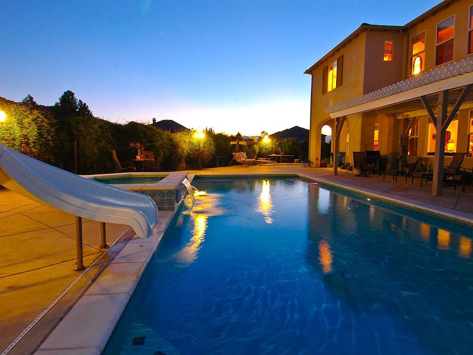 Pool and Spa with solar heat, auto pool cover