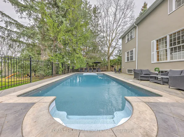 48 Grangemill Cres, Toronto, ON M3B 2J2