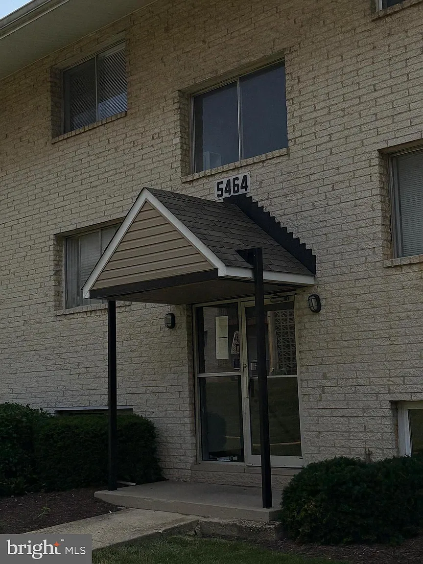 5464 85th Ave APT 201 photo 1