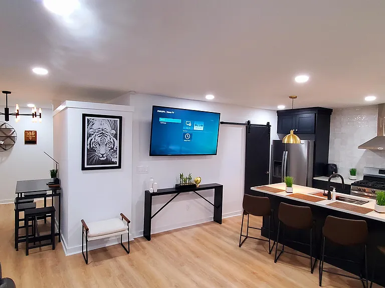 1081 Fair St SW — Photo 3