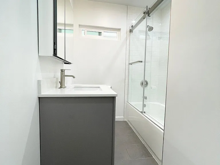 Hallway full bathroom.