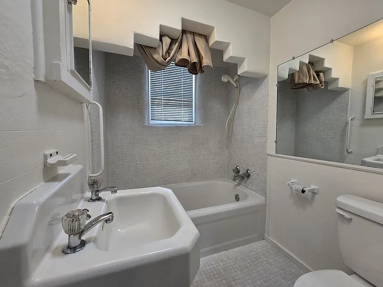 508 Franklin Ave — Photo 10
