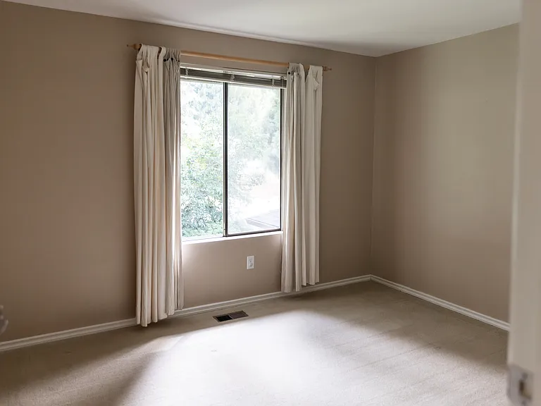 13816 SE 42nd Pl — Photo 21