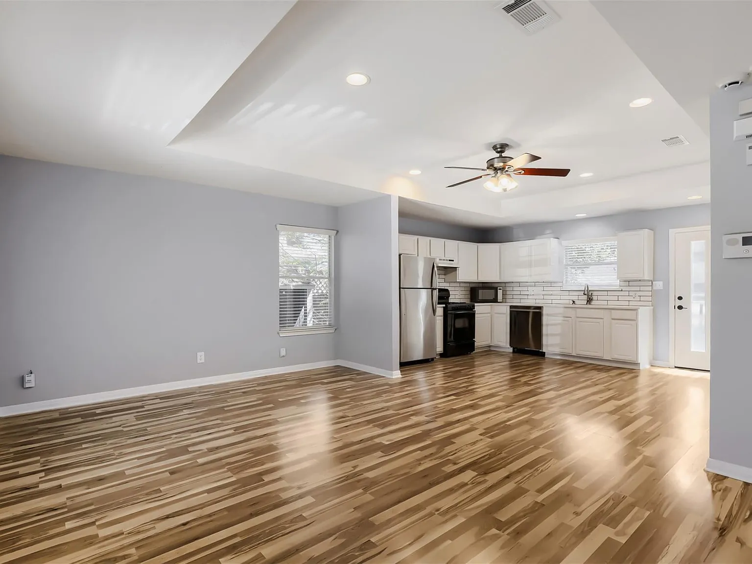 2 bed, 1.0 bath, 850 sqft, $2,500 — Photo 1