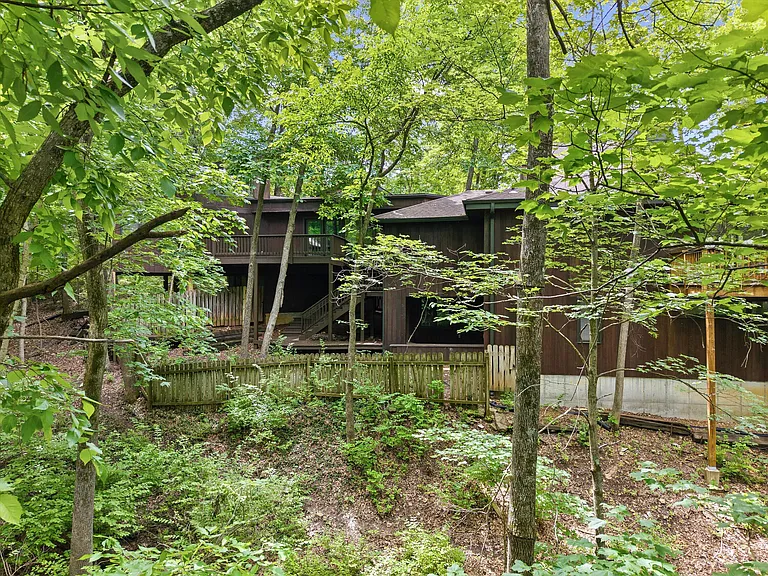 1424 Bradford Dr — Photo 45