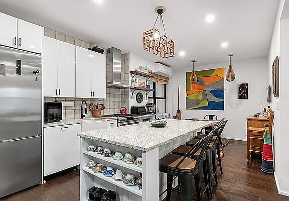 5th image of 67 Saint Nicholas Ave #6
