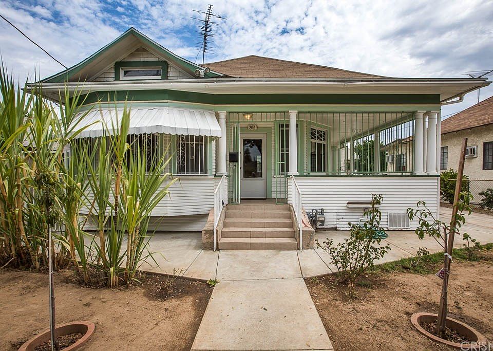 1st image of 3021 E 5th St