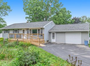 11519 E Richfield Rd, Davison, MI 48423