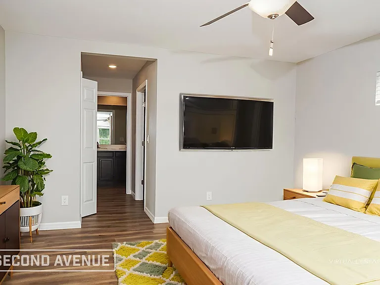 404 Biscayne Dr — Photo 8