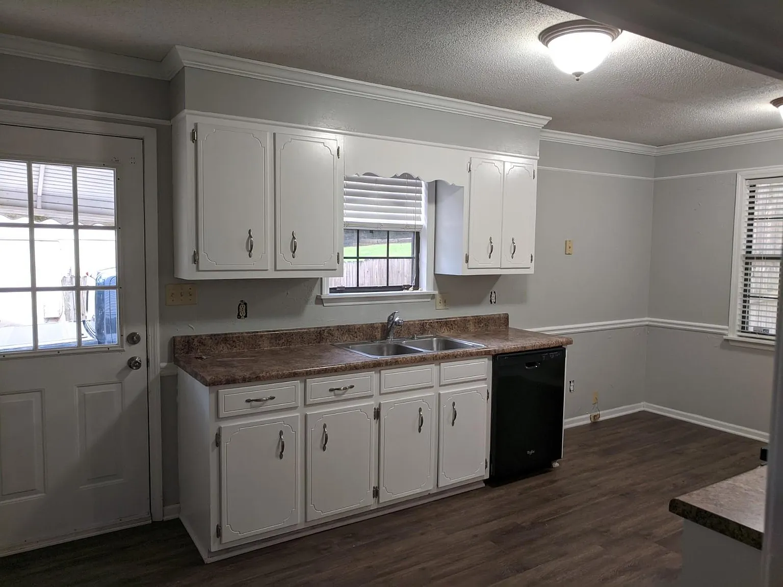 3 bed, 2.5 bath, 1700 sqft, $1,695 — Photo 3