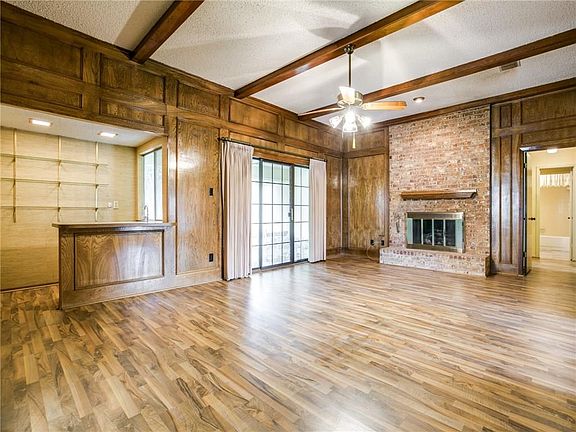 5th image of 306 Doral Pl