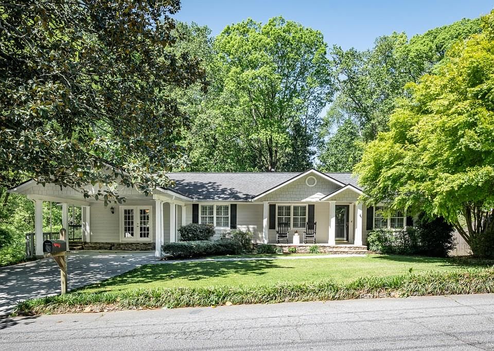 1st image of 2954 Parkridge Dr NE