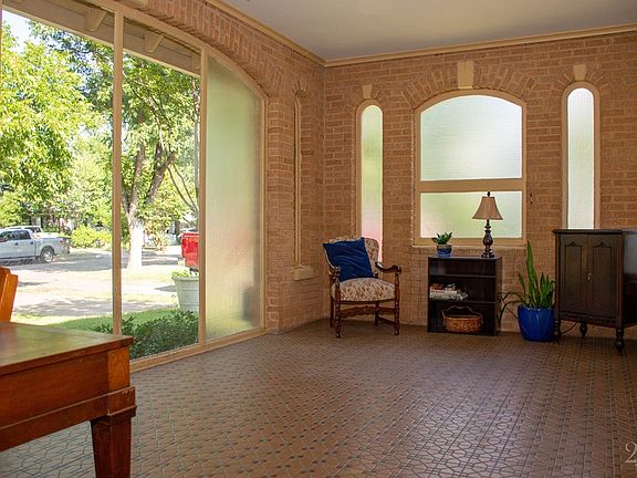 4th image of 307 S Bishop St