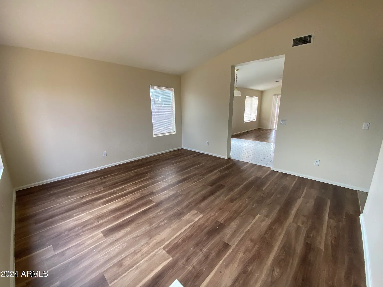 3 bed, 2.0 bath, 1320 sqft, $1,649 — Photo 4