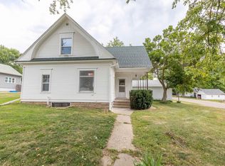 301 E 5th St, Ute, IA 51060