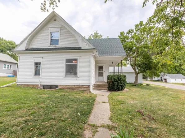 301 E 5th St, Ute, IA 51060