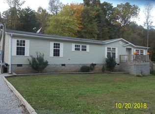 157 Walnut St, Crab Orchard, TN 37723