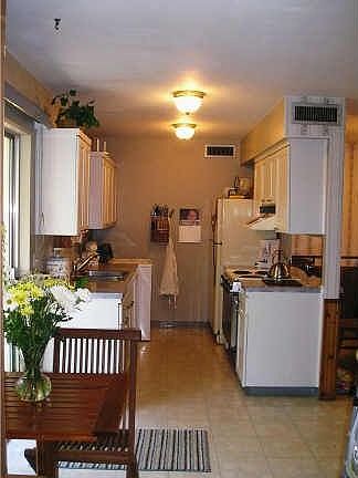4th image of 135 Sheffield Dr