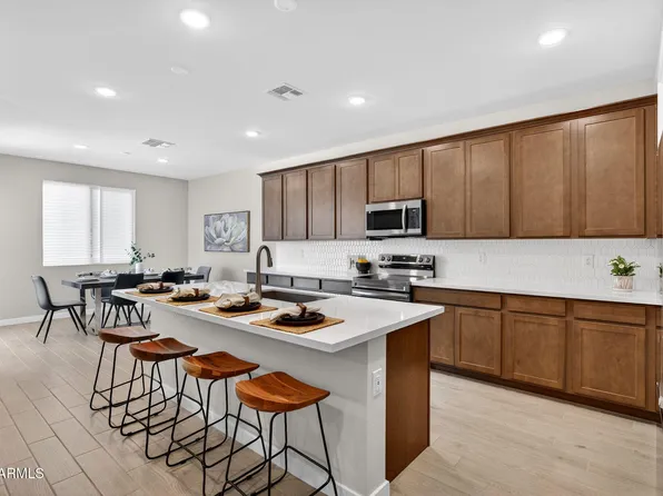 7333 E PURPLE PRAIRIE Drive, San Tan Valley, AZ 85143