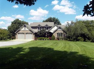 4577 Robbins Mill Rd, Florissant, MO 63034