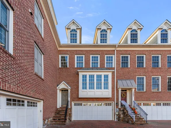 10689 Yorktown Ct, Fairfax, VA 22030