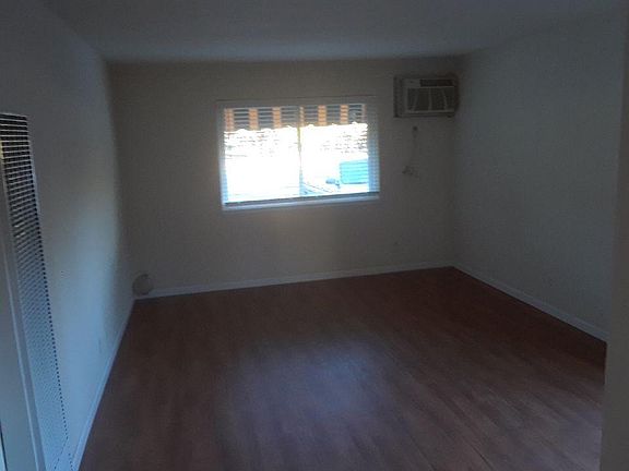 3rd image of 3624 Auburn Blvd APT B