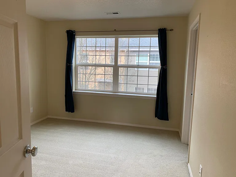 6031 NE Maidstone St — Photo 14